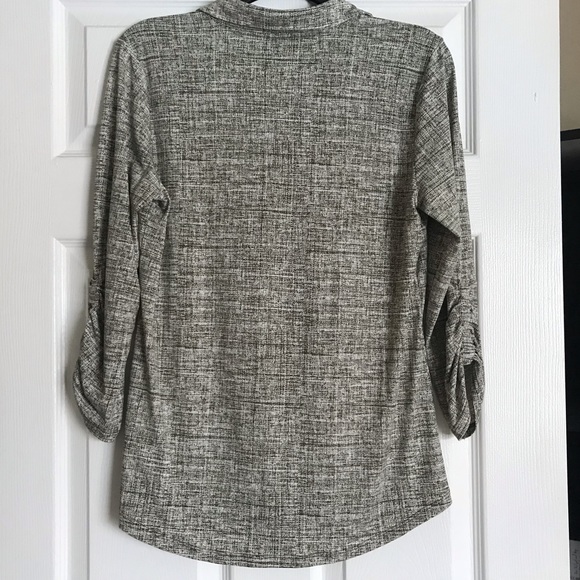 Cute Pattern Blouse - Picture 2 of 5